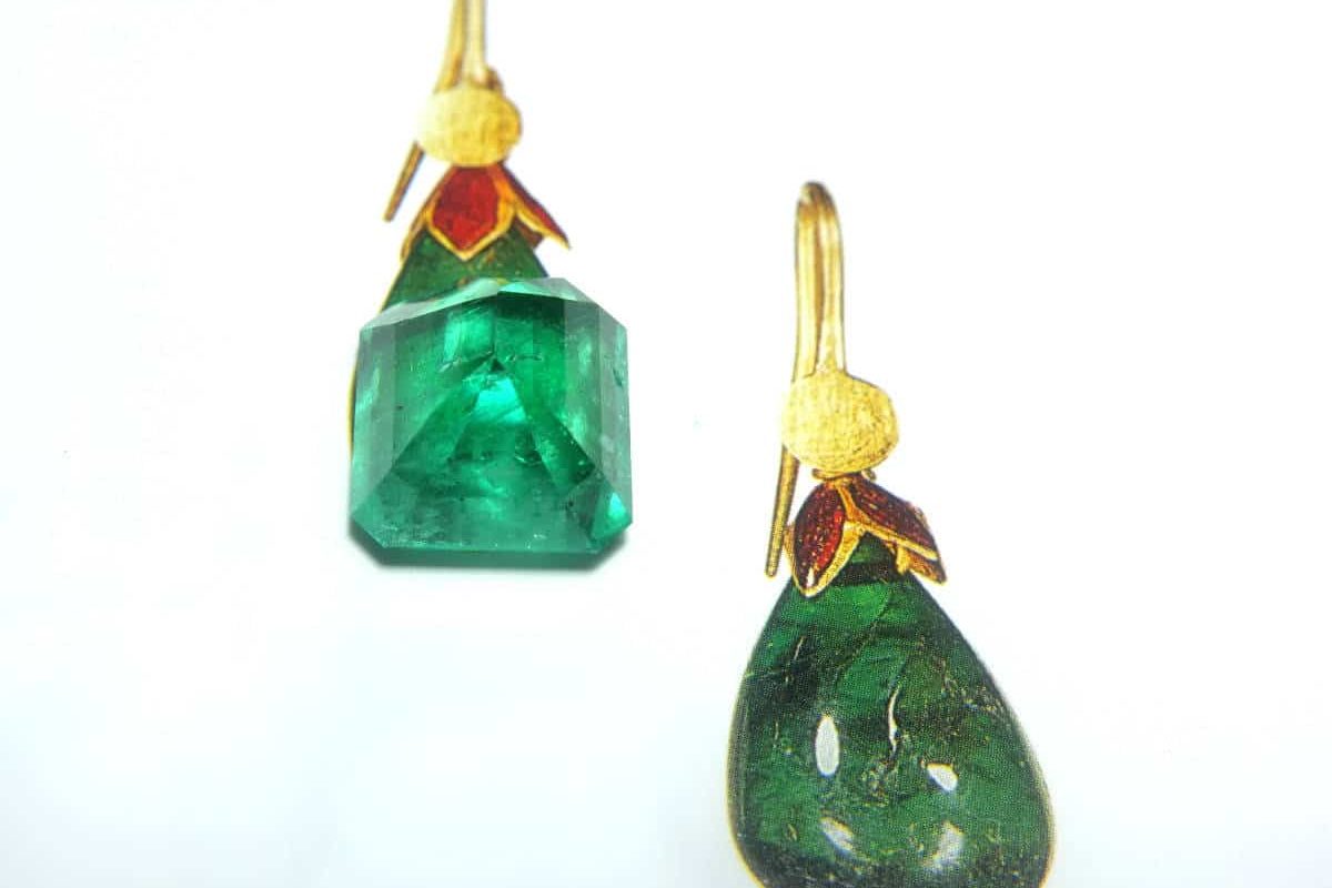 HUGE 19ct Colombian Emerald Loose Gem Singapore Island
