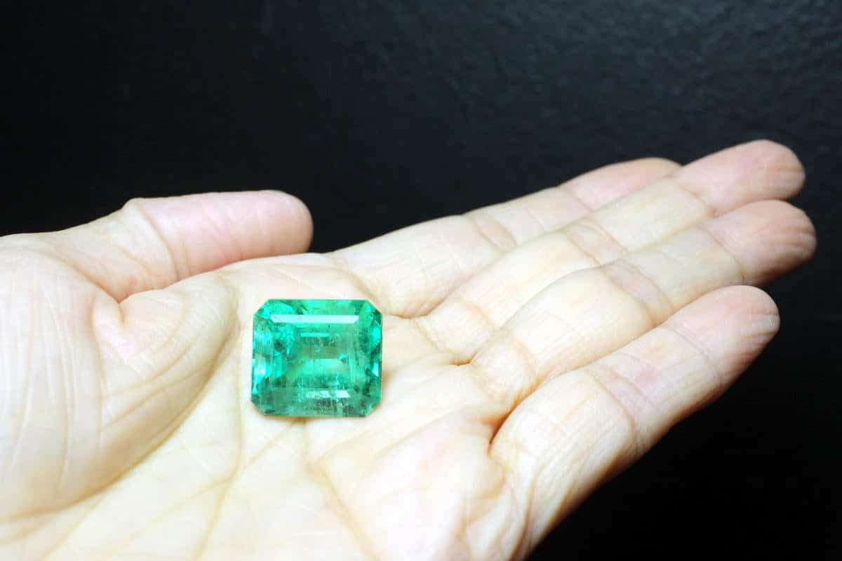 HUGE 19ct Colombian Emerald Loose Gem Singapore Island