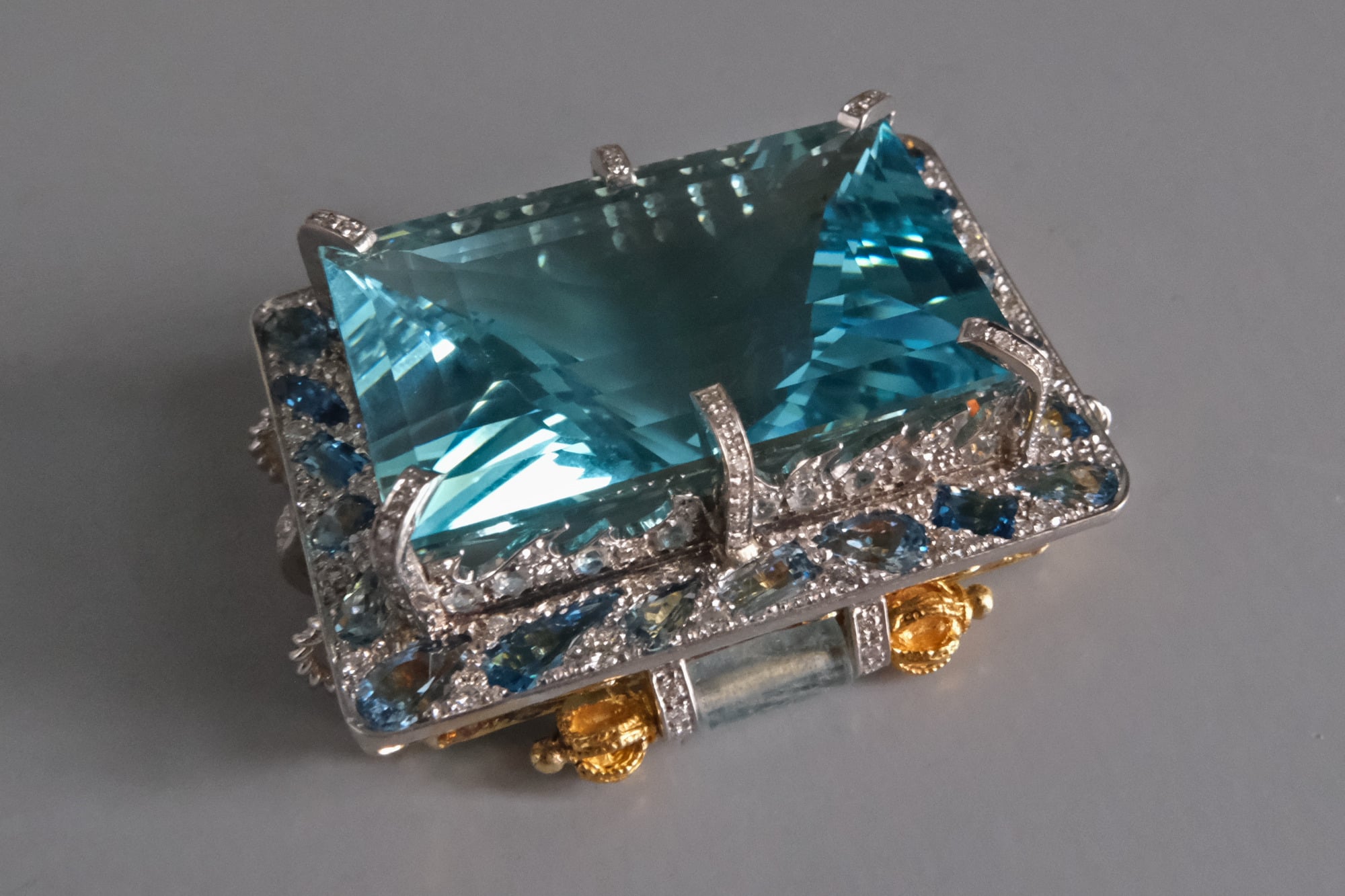 large aquamarine pendant, ancient bead necklace, bespoke aquamarine necklace, fine jewelry aquamarine, bespoke fine jewellery singapore, SIJS