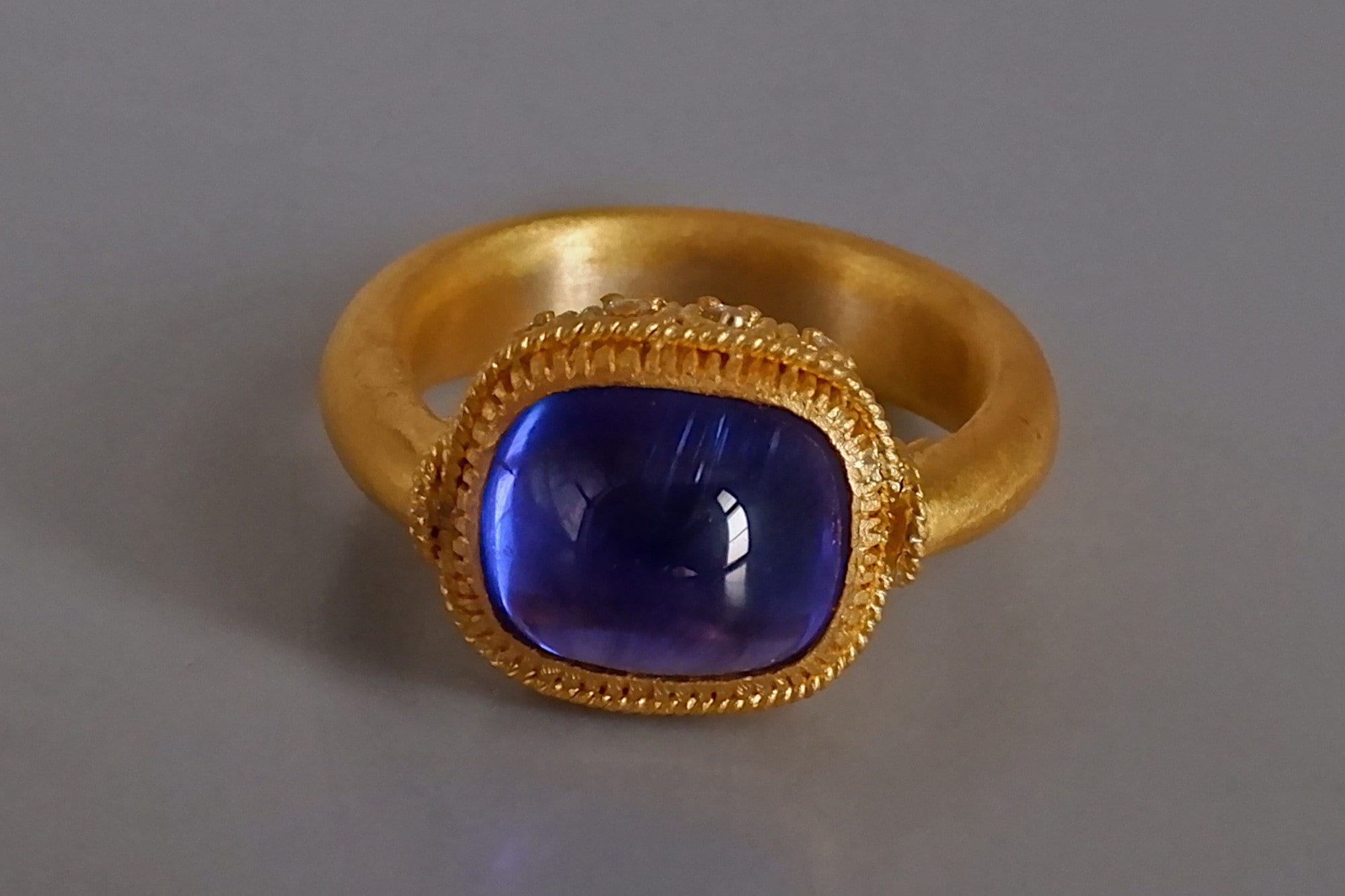 Medieval Style Ring, roman style ring for sale, 24k gold sapphire ring, ancient style rings, sugarloaf sapphire ring, blue sapphire sugarloaf ring, 24k solid gold ring mens, SIJS