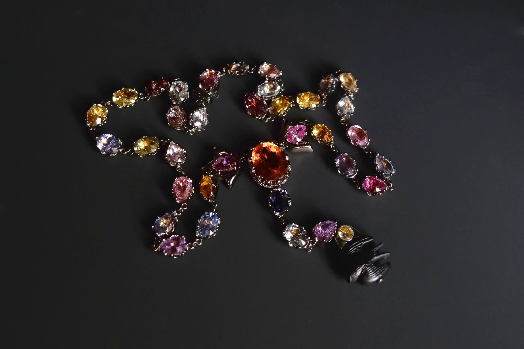 multi colored sapphire necklace, multicolor sapphire necklace gold, rainbow sapphire necklace gold, sapphire statement necklace, custom fine jewelry singapore, bespoke jewelry singapore, SIJS