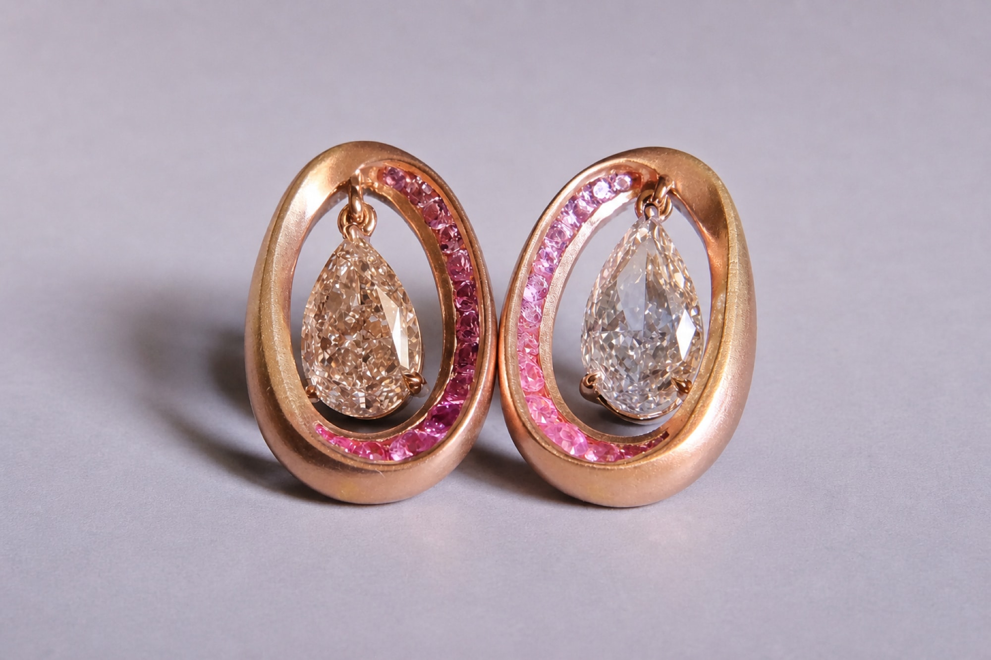 pear diamond earrings, mobius earrings, custom earrings singapore, diamond earrings singapore, bespoke jewelry singapore, custom fine jewelry singapore, SIJS