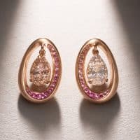 pear diamond earrings, mobius earrings, custom earrings singapore, diamond earrings singapore, bespoke jewelry singapore, custom fine jewelry singapore, SIJS